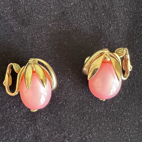 Vintage Napier Gold and Pink Clip-On Earrings Signed - Picture 3 of 11